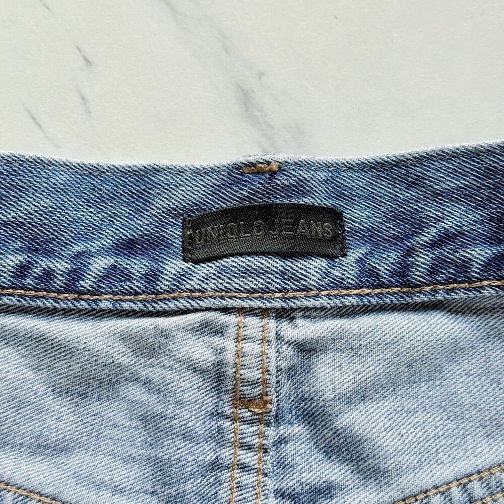 EUC Uniqlo Shorts Womens 25 Blue Denim Jean High Rise Cutoff Distressed Pockets - Picture 8 of 14